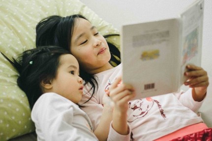 Chị em Nhím và Sâu, hai nhân vật trung tâm của cuốn sách