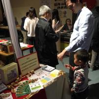 Quầy trưng bày WLR thu hút sự quan tâm của phụ huynh và cả các em nhỏ